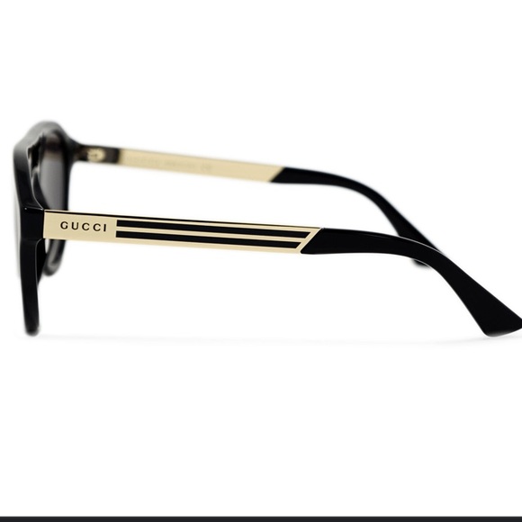 Gucci Other - Gucci sunglasses gg0689s 001